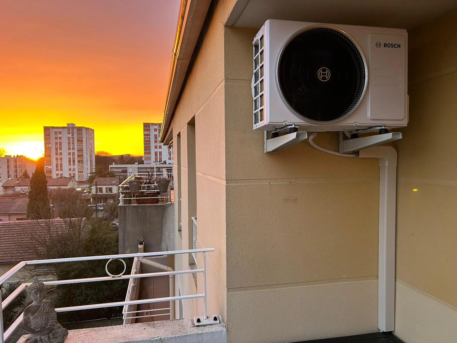Détail installation climatisation — réalisation Optimum Clim